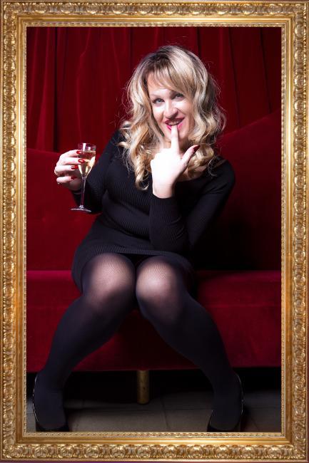 Trans française blonde et envoutante