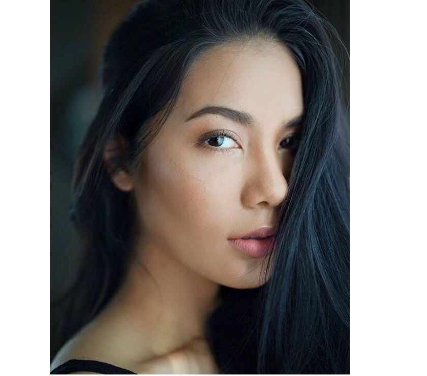 Douce trans asiatique et belle